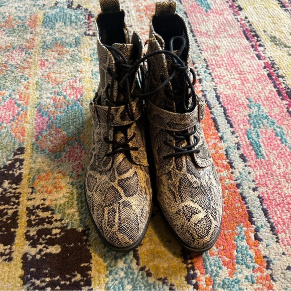 Express boots animal print women’s size 10 - Picture 3 of 6